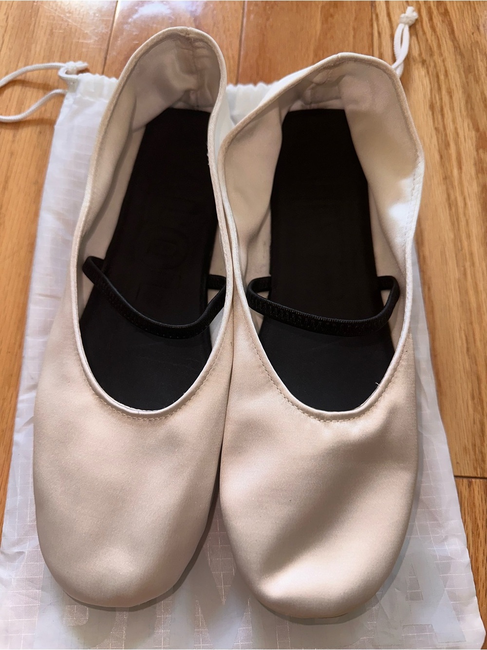 Bimba Y Lola White Satin Ballerina Flat - Picture 8 of 12